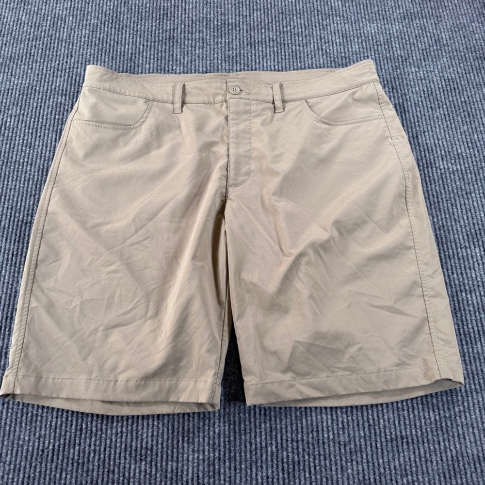 Under Armour HeatGear Golf Shorts Mens 40 Tan Khaki Loose Fit Performance